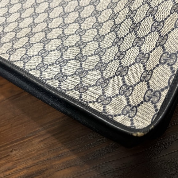 Authentic Gucci Oversized Document/Clutch - Picture 13 of 16